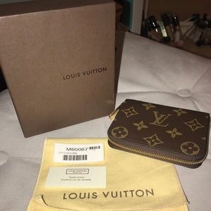 💥SOLD💥 Louis Vuitton Zippy Coin Purse